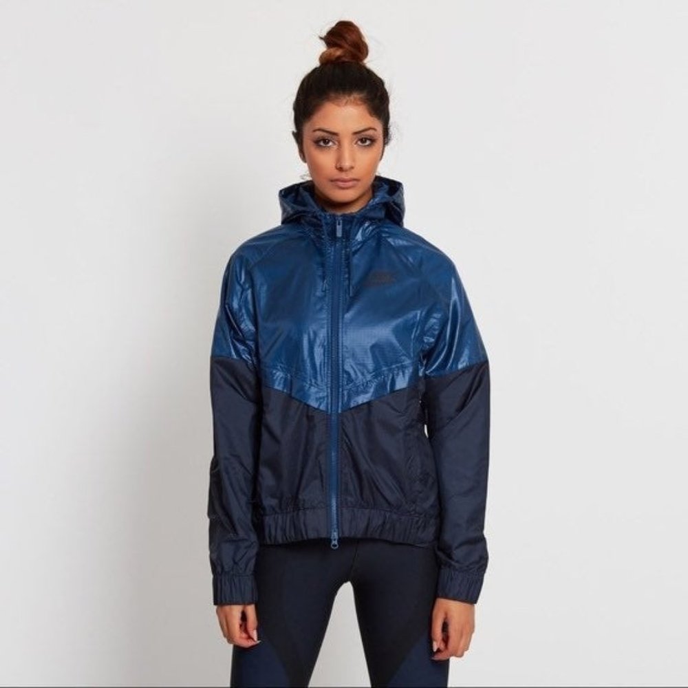 Nike windrunner blue jacket womens small